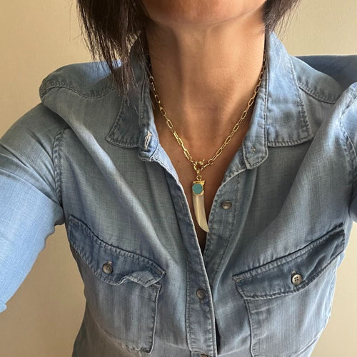 Collar colmillo blanco