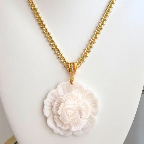 Collar Flor de nacar